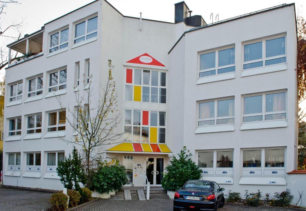 Hostel Nanina โกรเบนเซลล์ ภายนอก รูปภาพ
